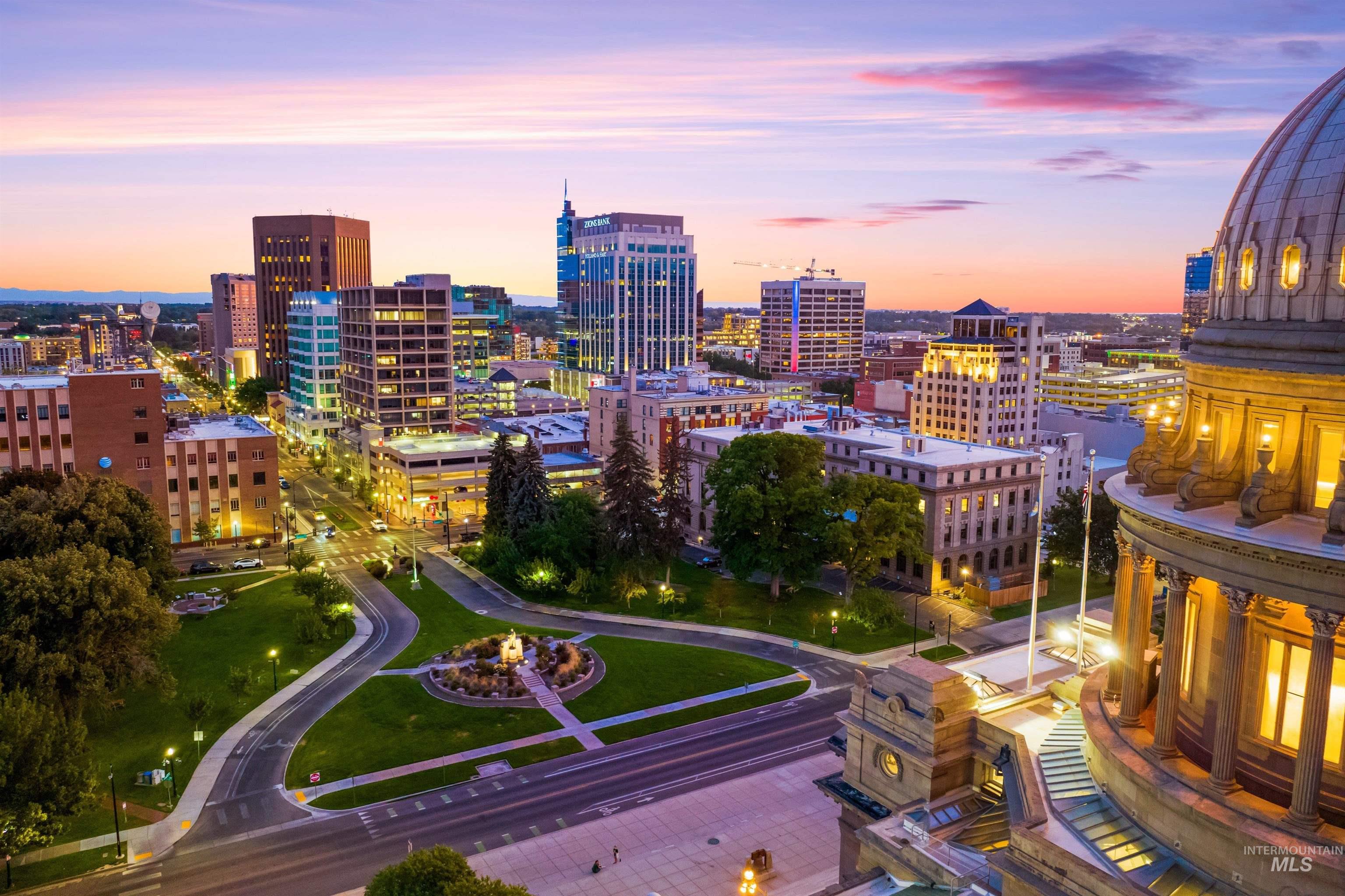 1620 W Bannock Street, Boise, Idaho 83702-5282, 2 Bedrooms, 2 Bathrooms, Residential For Sale, Price $614,900,MLS 98958831