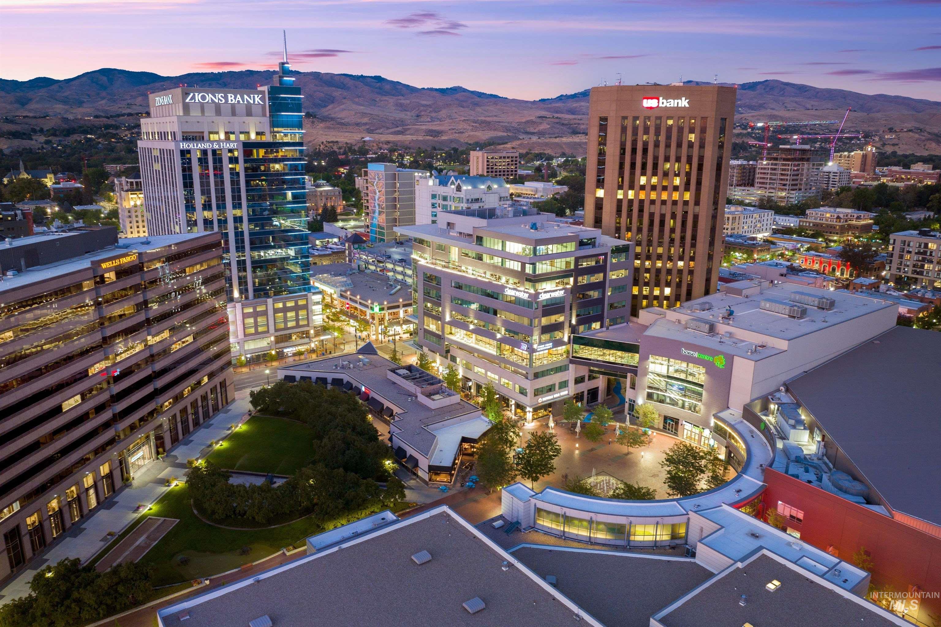 1620 W Bannock Street, Boise, Idaho 83702-5282, 2 Bedrooms, 2 Bathrooms, Residential For Sale, Price $614,900,MLS 98958831