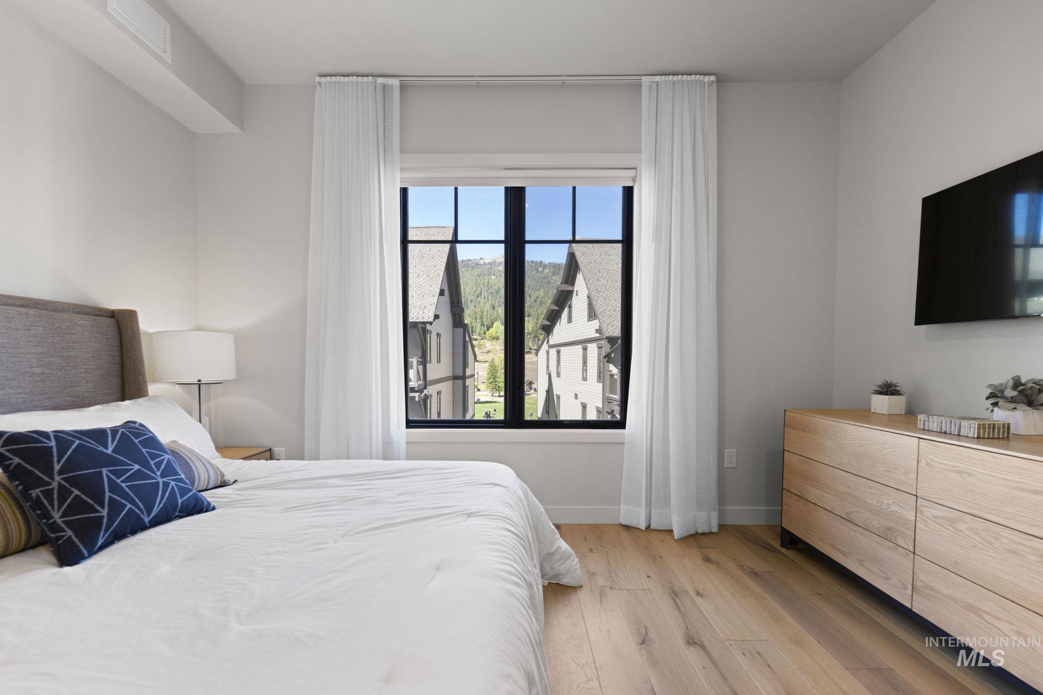 720 Village Drive, Donnelly, Idaho 83615, 3 Bedrooms, 2 Bathrooms, Residential For Sale, Price $1,499,000,MLS 98958851