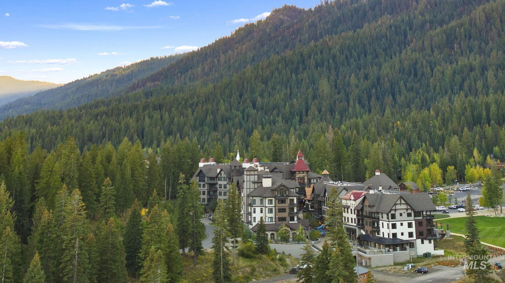 720 Village Drive, Donnelly, Idaho 83615, 3 Bedrooms, 2 Bathrooms, Residential For Sale, Price $1,499,000,MLS 98958851