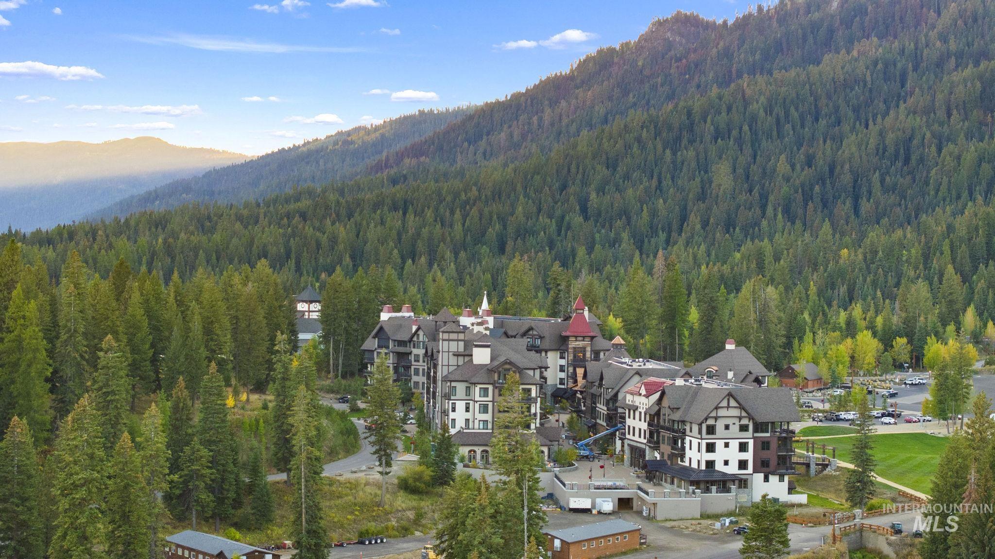 720 Village Drive, Donnelly, Idaho 83615, 3 Bedrooms, 2 Bathrooms, Residential For Sale, Price $1,499,000,MLS 98958851