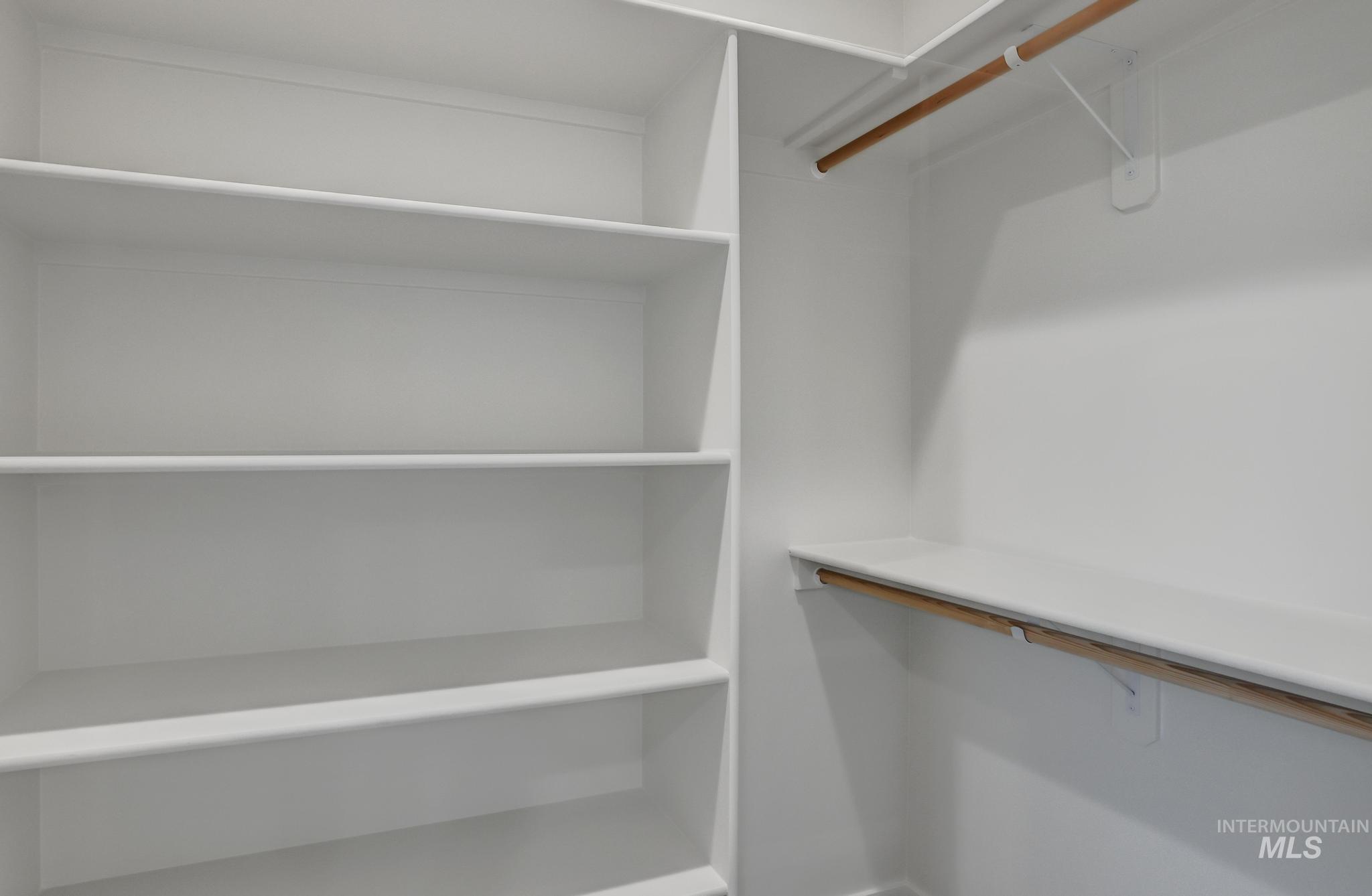 910 23rd Ave E, Jerome, Idaho 83338, 3 Bedrooms, 2 Bathrooms, Residential For Sale, Price $379,900,MLS 98958870