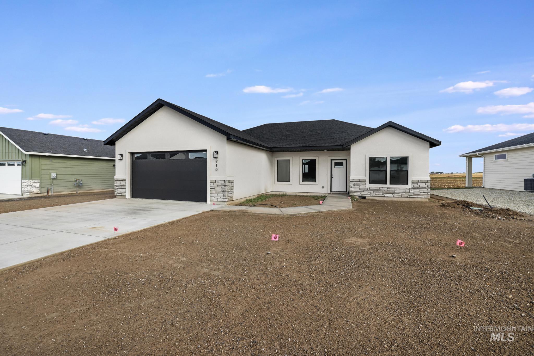 910 23rd Ave E, Jerome, Idaho 83338, 3 Bedrooms, 2 Bathrooms, Residential For Sale, Price $379,900,MLS 98958870