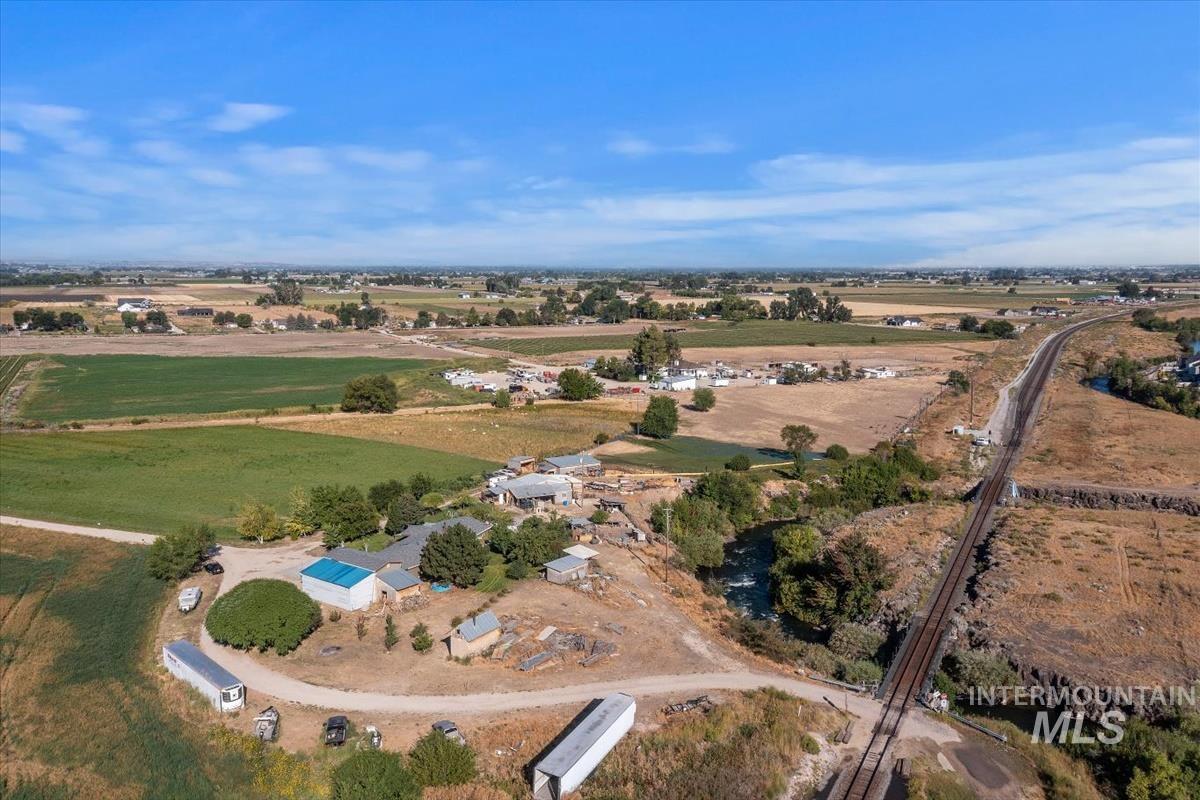 1153 N Big Tree Ln, Kuna, Idaho 83634, 3 Bedrooms, 2 Bathrooms, Residential For Sale, Price $799,900,MLS 98958937