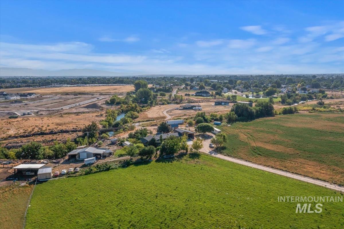 1153 N Big Tree Ln, Kuna, Idaho 83634, 3 Bedrooms, 2 Bathrooms, Residential For Sale, Price $799,900,MLS 98958937