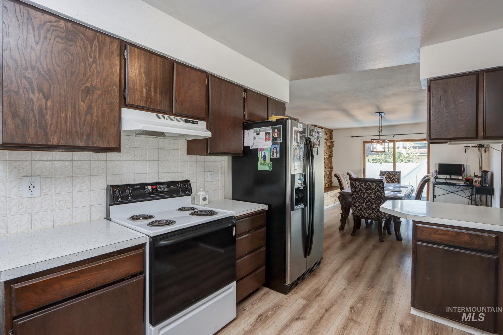 563 NW 18th St, Ontario, Oregon 97914, 3 Bedrooms, 2 Bathrooms, Residential For Sale, Price $345,000,MLS 98958956