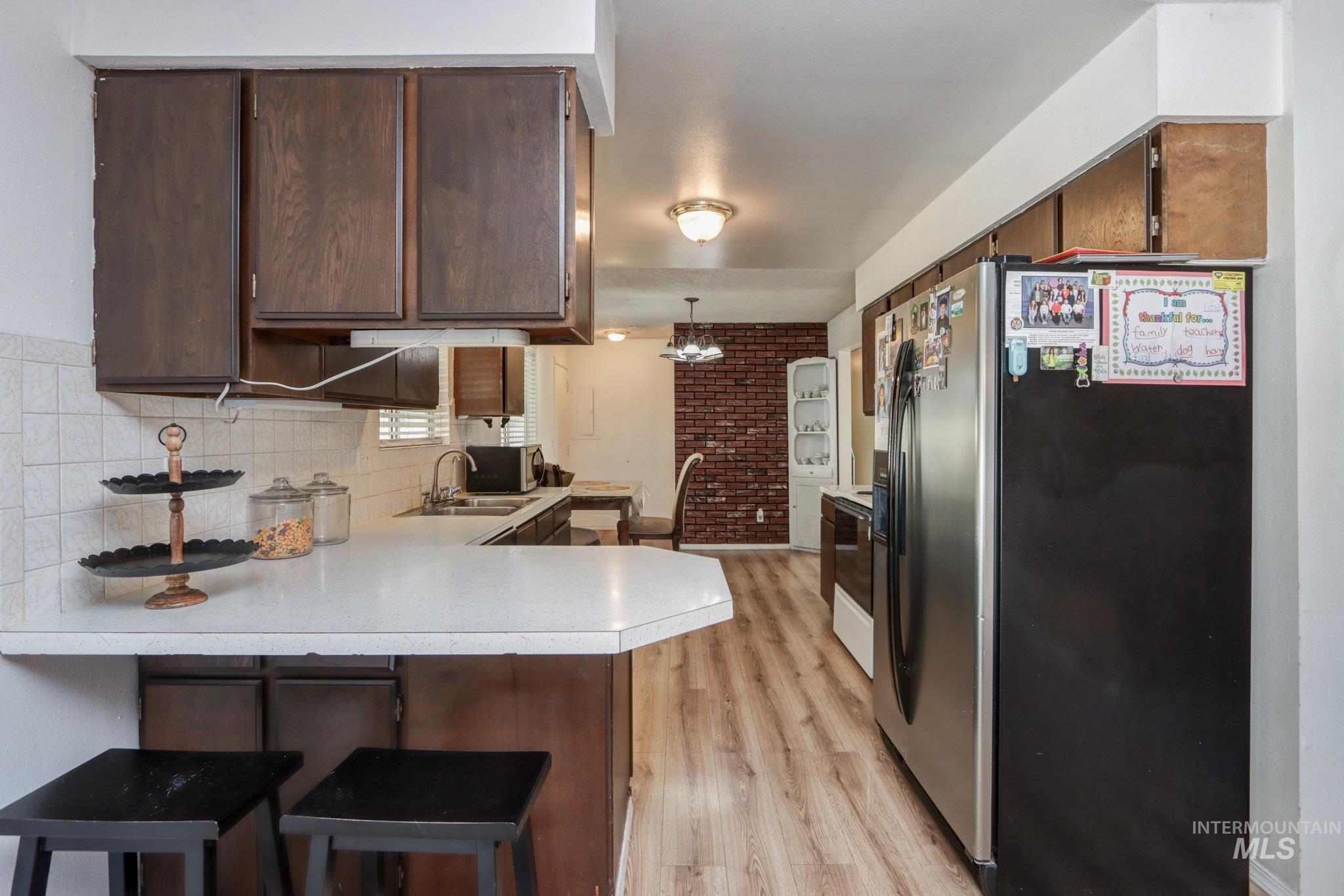 563 NW 18th St, Ontario, Oregon 97914, 3 Bedrooms, 2 Bathrooms, Residential For Sale, Price $345,000,MLS 98958956