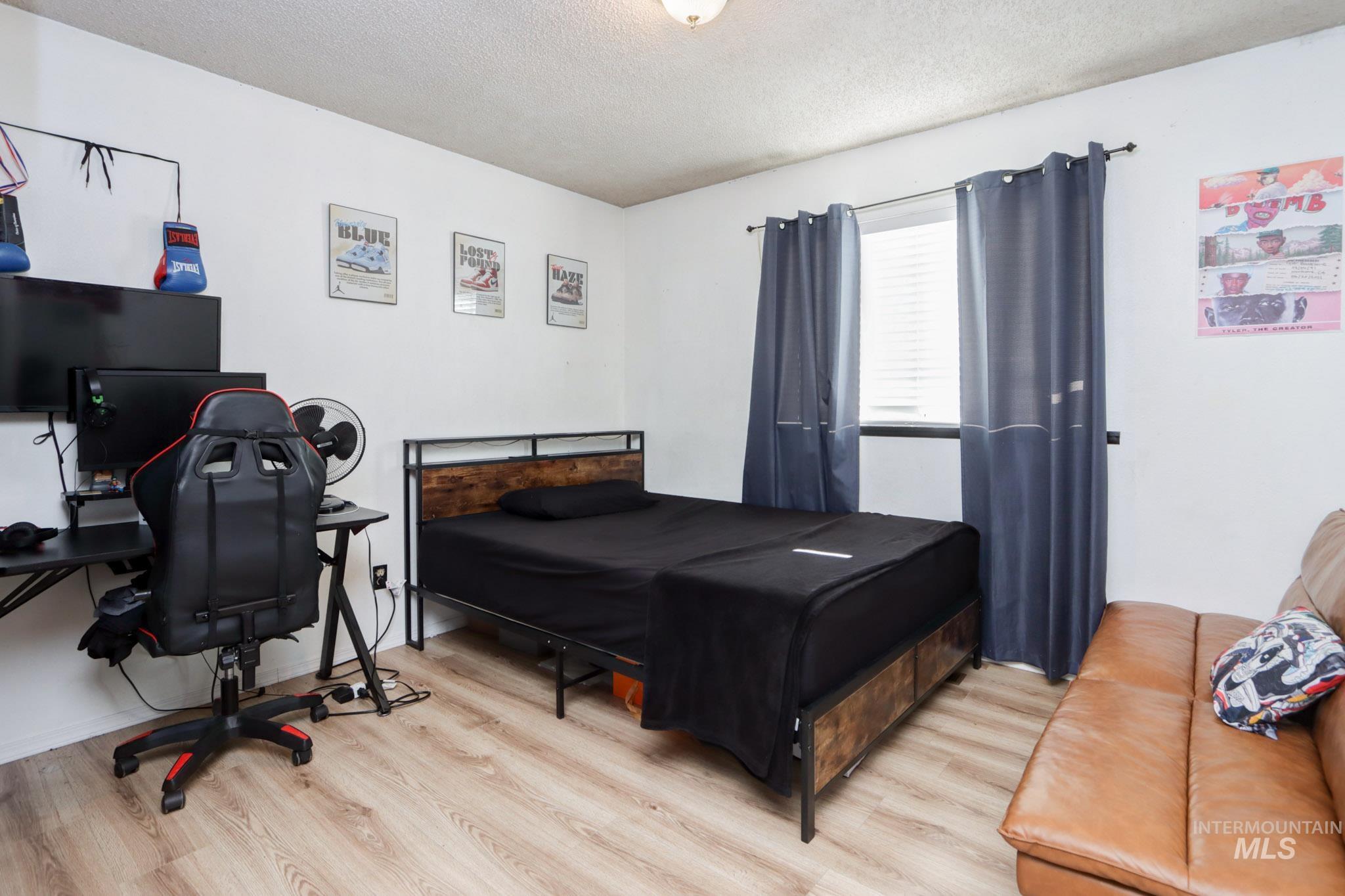 563 NW 18th St, Ontario, Oregon 97914, 3 Bedrooms, 2 Bathrooms, Residential For Sale, Price $345,000,MLS 98958956