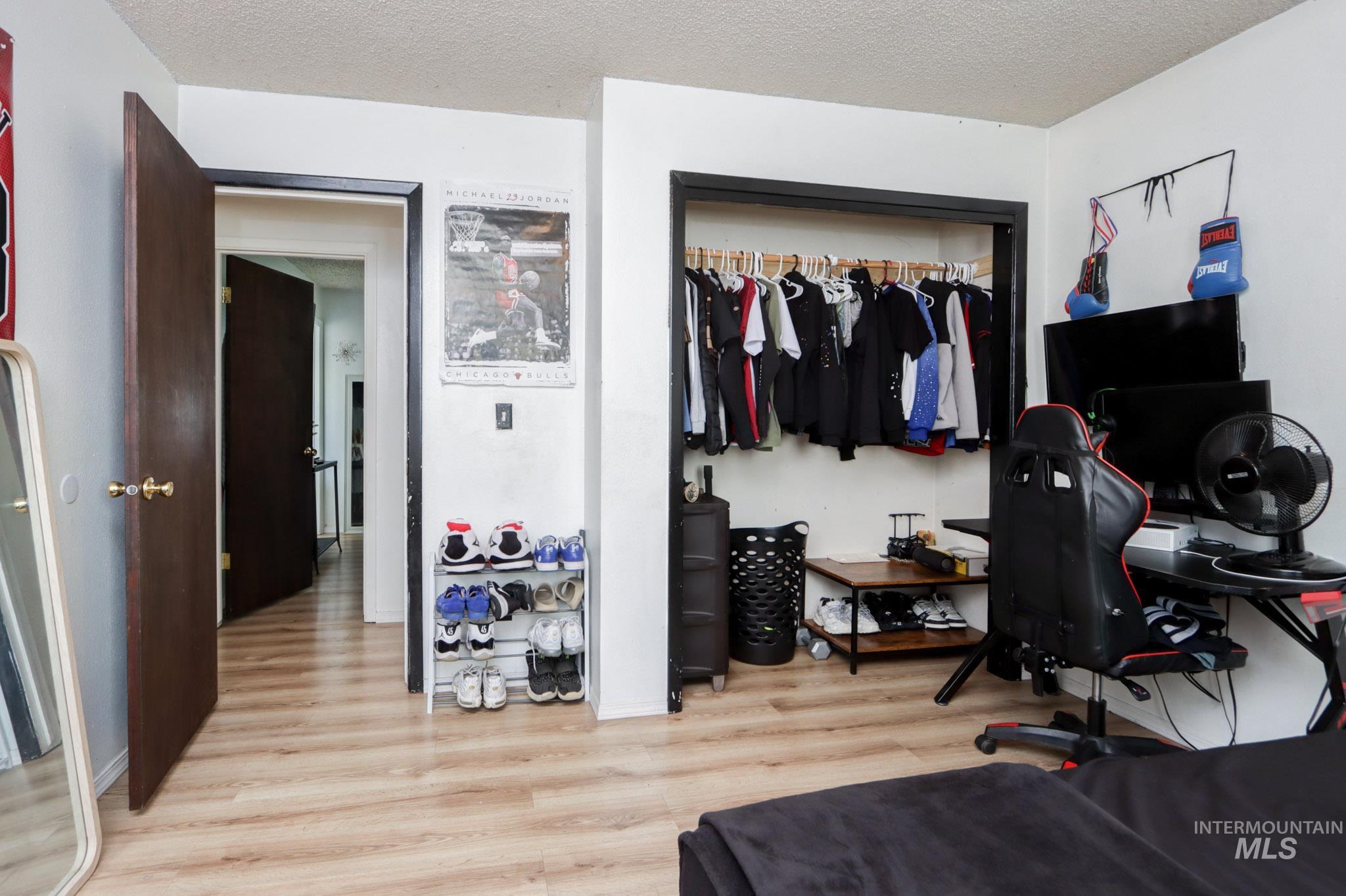 563 NW 18th St, Ontario, Oregon 97914, 3 Bedrooms, 2 Bathrooms, Residential For Sale, Price $345,000,MLS 98958956