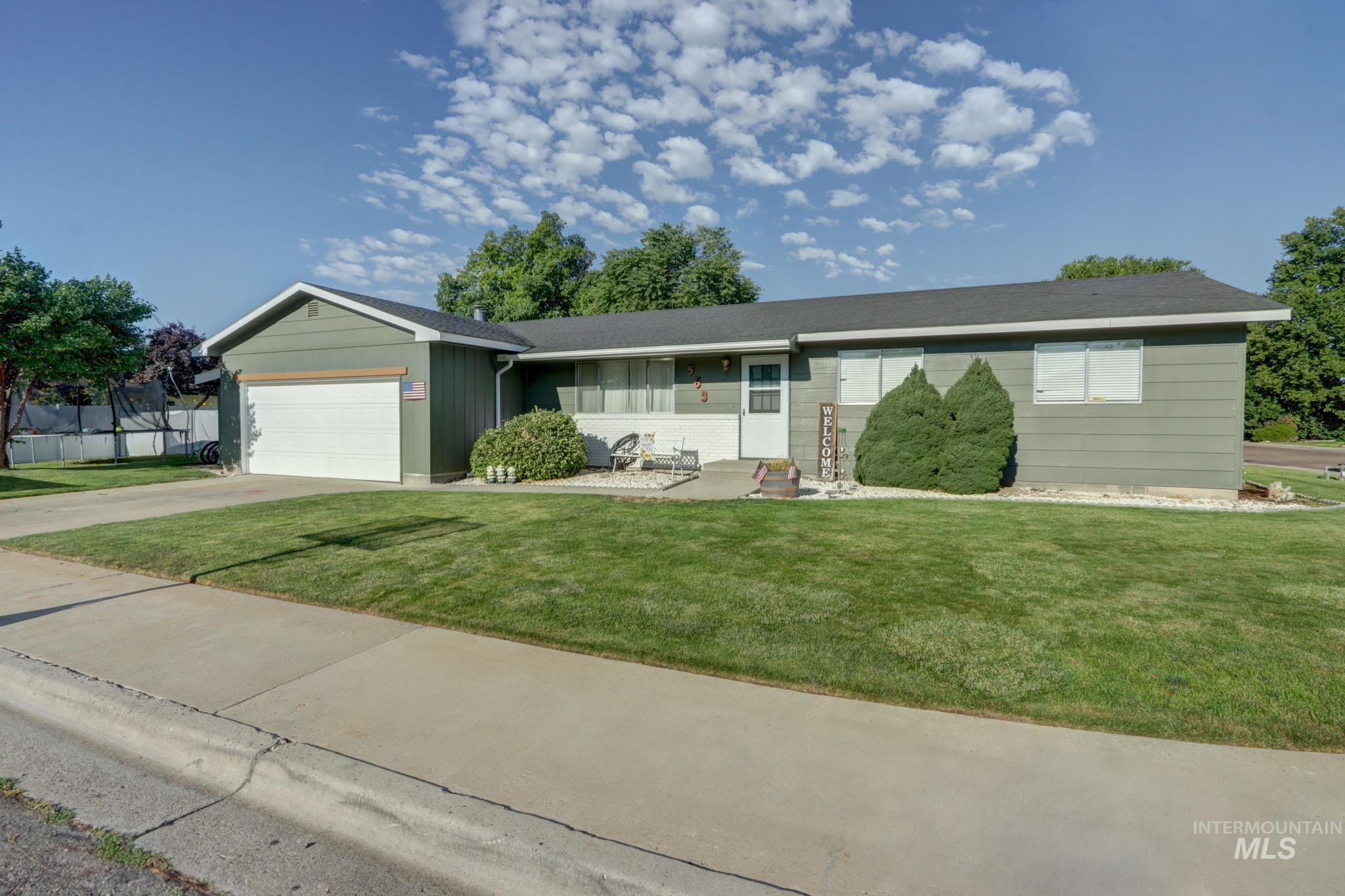 563 NW 18th St, Ontario, Oregon 97914, 3 Bedrooms, 2 Bathrooms, Residential For Sale, Price $345,000,MLS 98958956