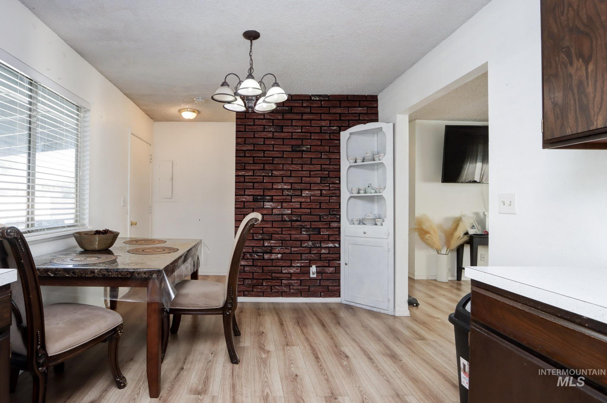 563 NW 18th St, Ontario, Oregon 97914, 3 Bedrooms, 2 Bathrooms, Residential For Sale, Price $345,000,MLS 98958956