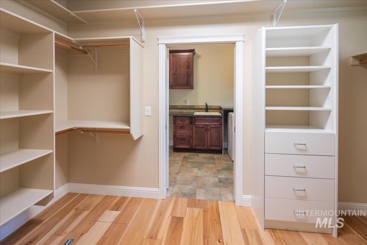 3308 N Acre Ln, Boise, Idaho 83704, 3 Bedrooms, 2.5 Bathrooms, Residential For Sale, Price $680,000,MLS 98959013