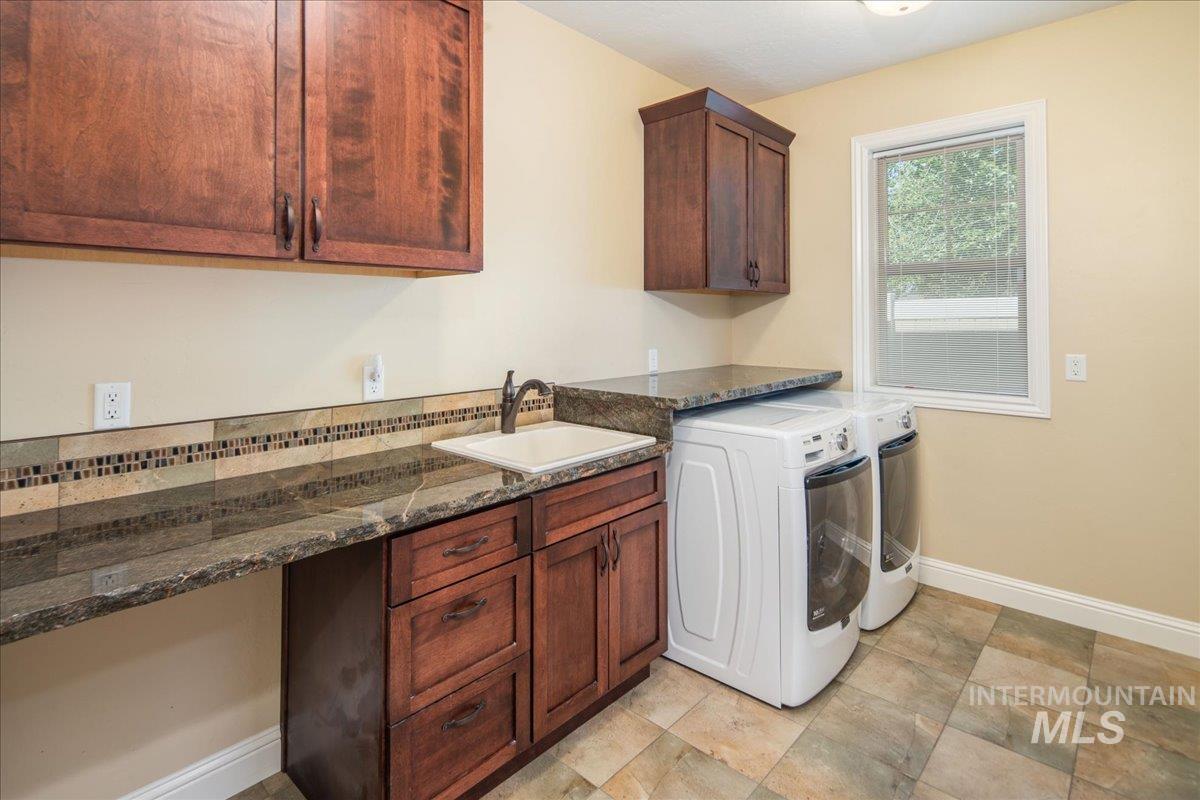 3308 N Acre Ln, Boise, Idaho 83704, 3 Bedrooms, 2.5 Bathrooms, Residential For Sale, Price $680,000,MLS 98959013