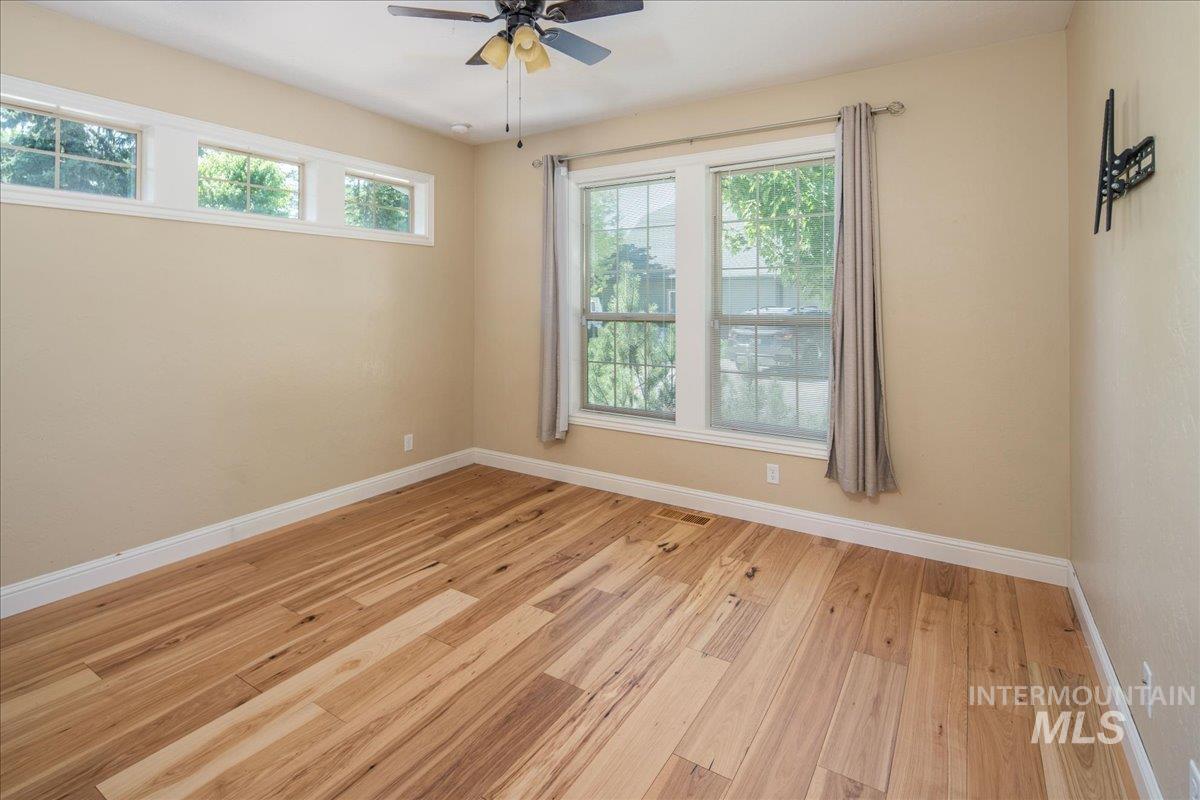 3308 N Acre Ln, Boise, Idaho 83704, 3 Bedrooms, 2.5 Bathrooms, Residential For Sale, Price $680,000,MLS 98959013