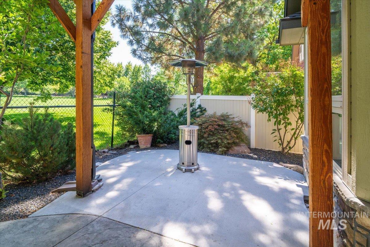 3308 N Acre Ln, Boise, Idaho 83704, 3 Bedrooms, 2.5 Bathrooms, Residential For Sale, Price $680,000,MLS 98959013