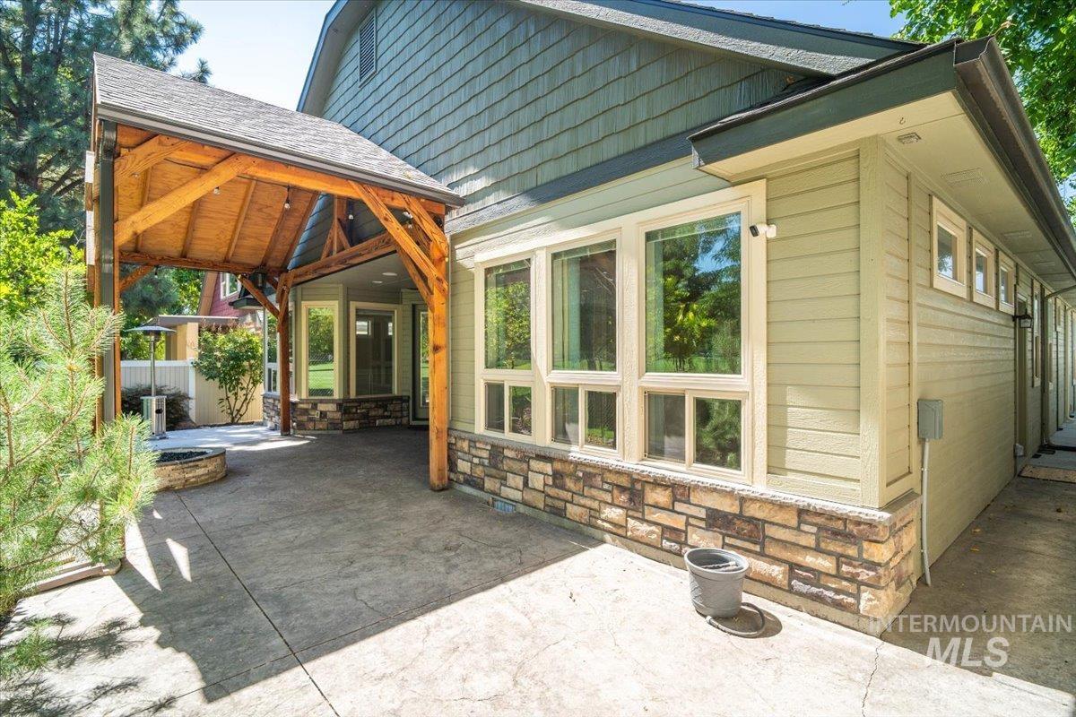 3308 N Acre Ln, Boise, Idaho 83704, 3 Bedrooms, 2.5 Bathrooms, Residential For Sale, Price $680,000,MLS 98959013