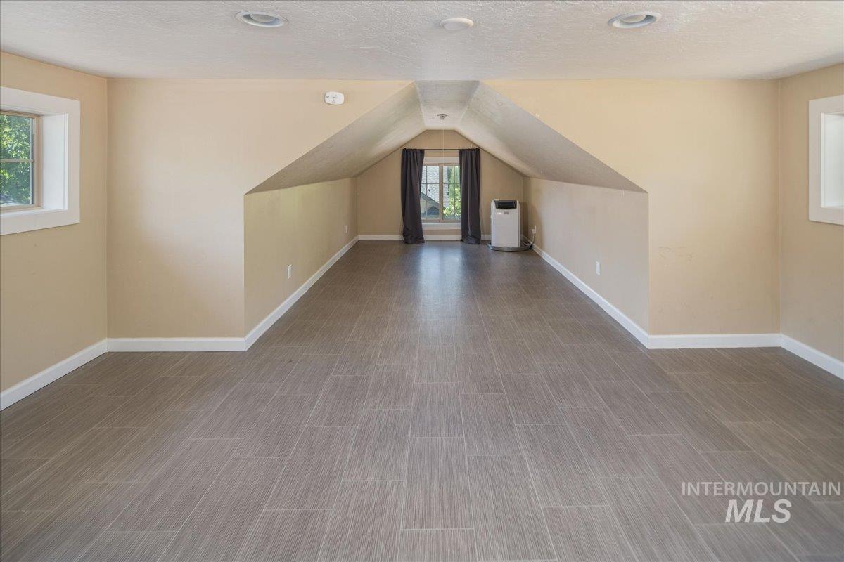 3308 N Acre Ln, Boise, Idaho 83704, 3 Bedrooms, 2.5 Bathrooms, Residential For Sale, Price $680,000,MLS 98959013