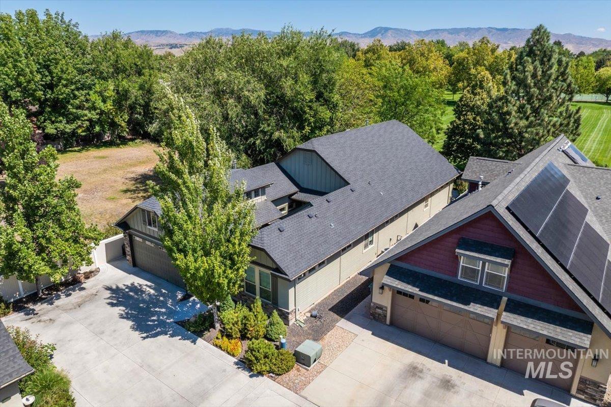 3308 N Acre Ln, Boise, Idaho 83704, 3 Bedrooms, 2.5 Bathrooms, Residential For Sale, Price $680,000,MLS 98959013