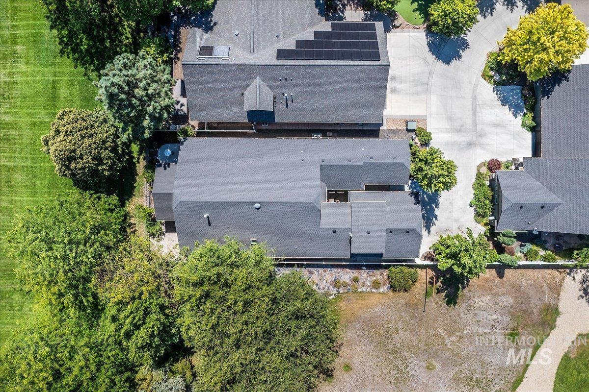 3308 N Acre Ln, Boise, Idaho 83704, 3 Bedrooms, 2.5 Bathrooms, Residential For Sale, Price $680,000,MLS 98959013