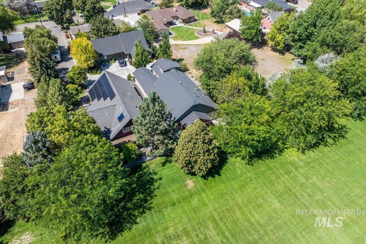 3308 N Acre Ln, Boise, Idaho 83704, 3 Bedrooms, 2.5 Bathrooms, Residential For Sale, Price $680,000,MLS 98959013