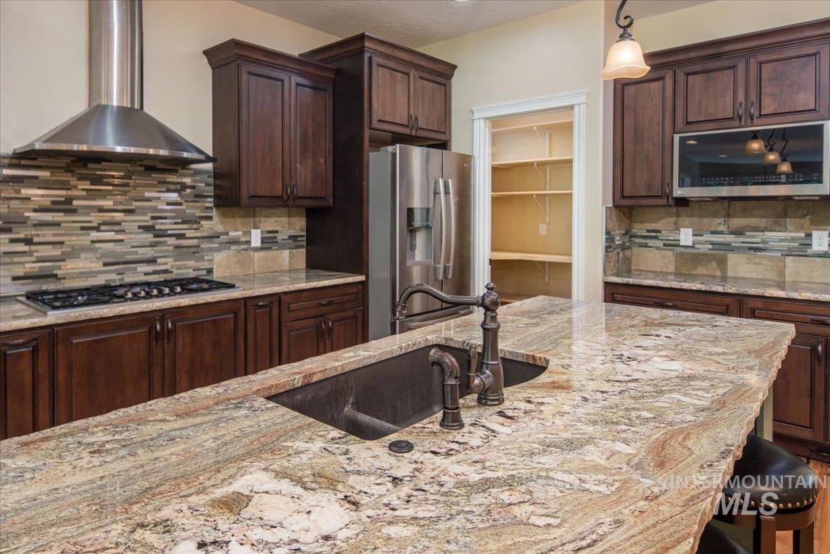 3308 N Acre Ln, Boise, Idaho 83704, 3 Bedrooms, 2.5 Bathrooms, Residential For Sale, Price $680,000,MLS 98959013