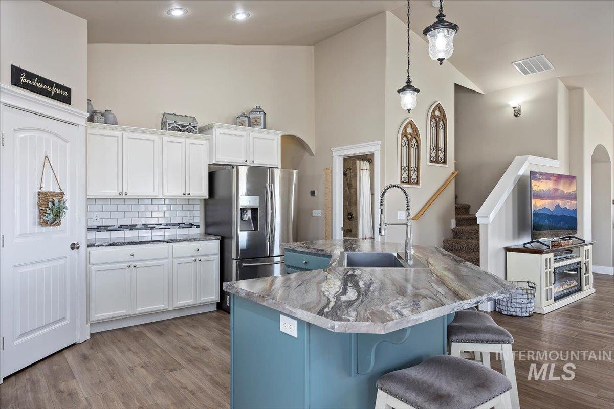 583 Pioneer Dr, Jerome, Idaho 83338, 3 Bedrooms, 3 Bathrooms, Residential For Sale, Price $585,900, 98959016