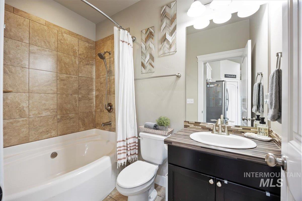 583 Pioneer Dr, Jerome, Idaho 83338, 3 Bedrooms, 3 Bathrooms, Residential For Sale, Price $585,900, 98959016