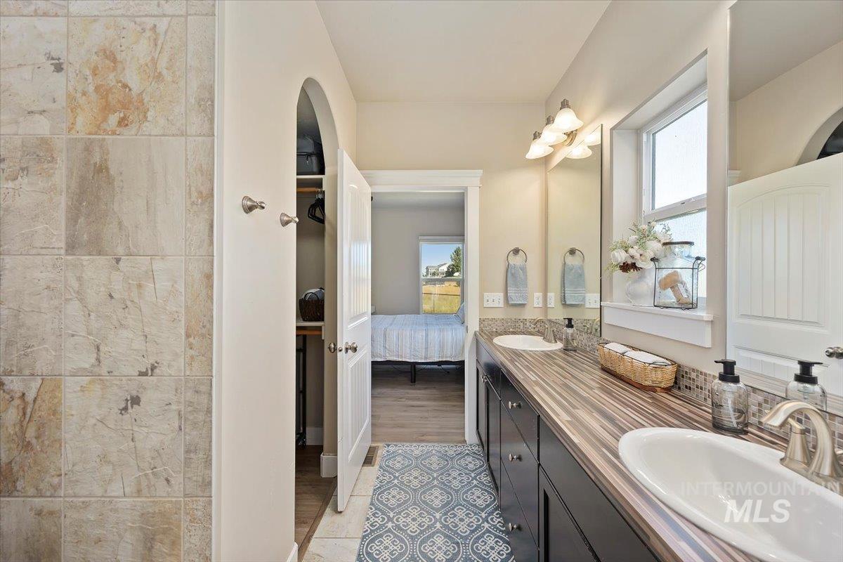 583 Pioneer Dr, Jerome, Idaho 83338, 3 Bedrooms, 3 Bathrooms, Residential For Sale, Price $585,900, 98959016