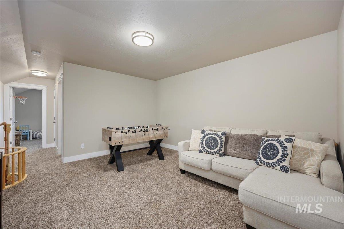 583 Pioneer Dr, Jerome, Idaho 83338, 3 Bedrooms, 3 Bathrooms, Residential For Sale, Price $585,900, 98959016