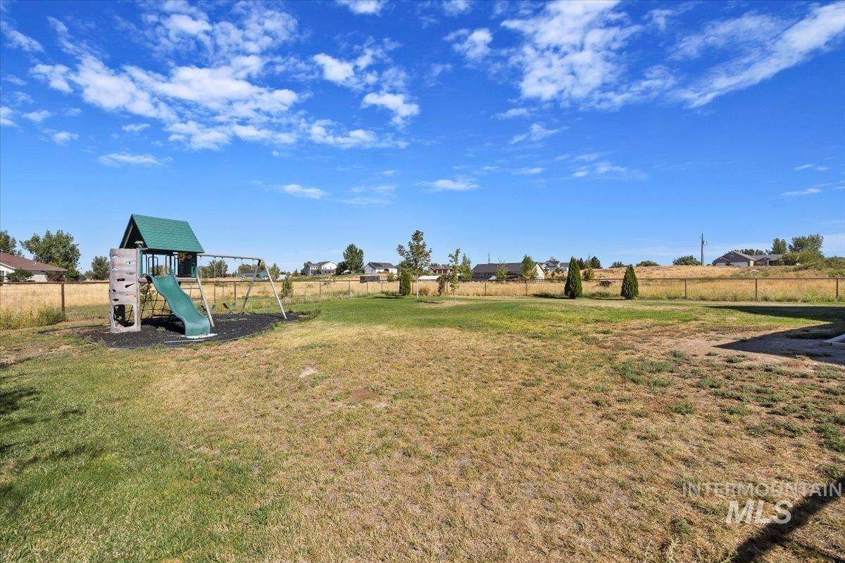 583 Pioneer Dr, Jerome, Idaho 83338, 3 Bedrooms, 3 Bathrooms, Residential For Sale, Price $585,900, 98959016