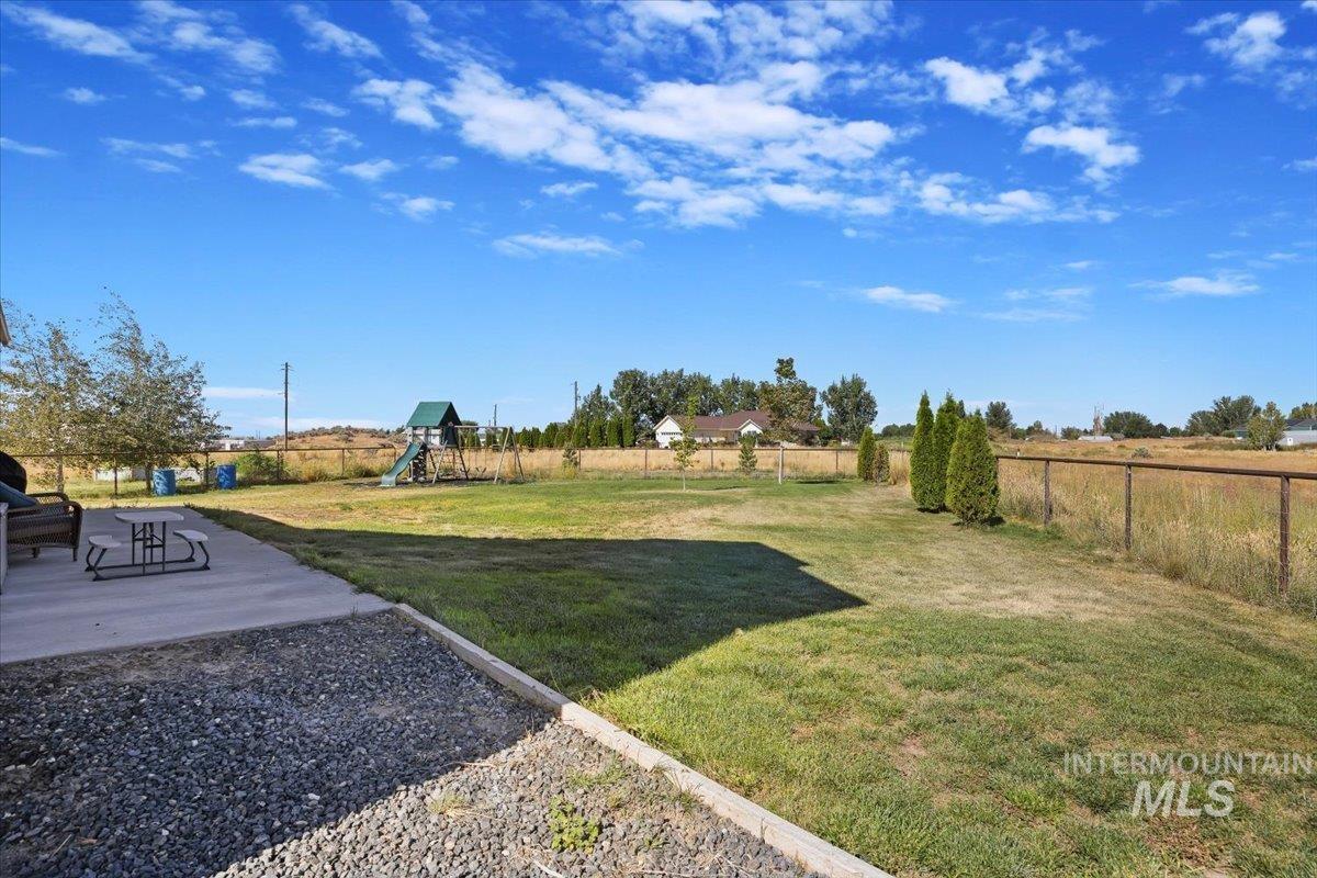 583 Pioneer Dr, Jerome, Idaho 83338, 3 Bedrooms, 3 Bathrooms, Residential For Sale, Price $585,900, 98959016