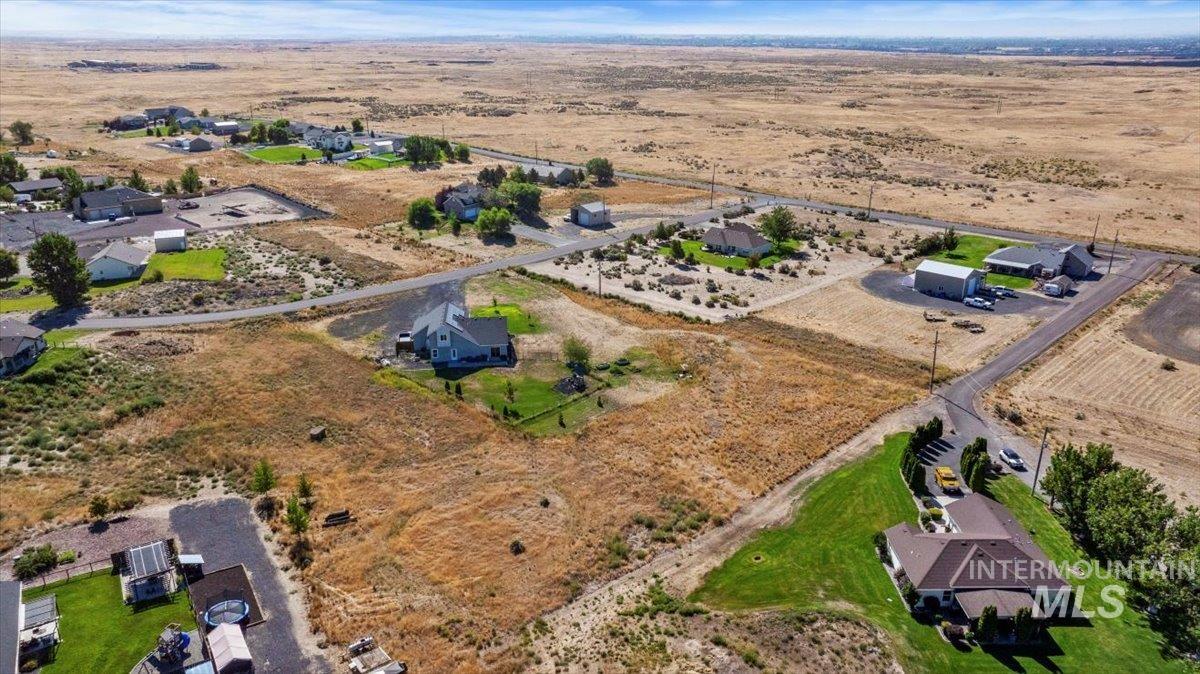 583 Pioneer Dr, Jerome, Idaho 83338, 3 Bedrooms, 3 Bathrooms, Residential For Sale, Price $585,900, 98959016