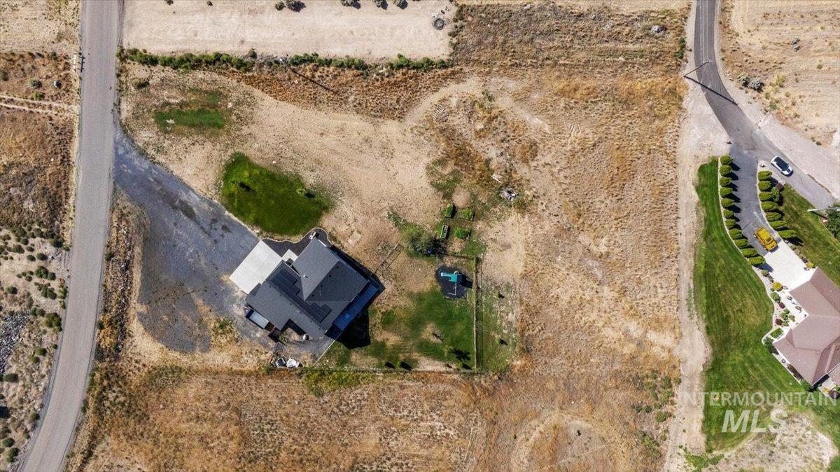 583 Pioneer Dr, Jerome, Idaho 83338, 3 Bedrooms, 3 Bathrooms, Residential For Sale, Price $585,900, 98959016