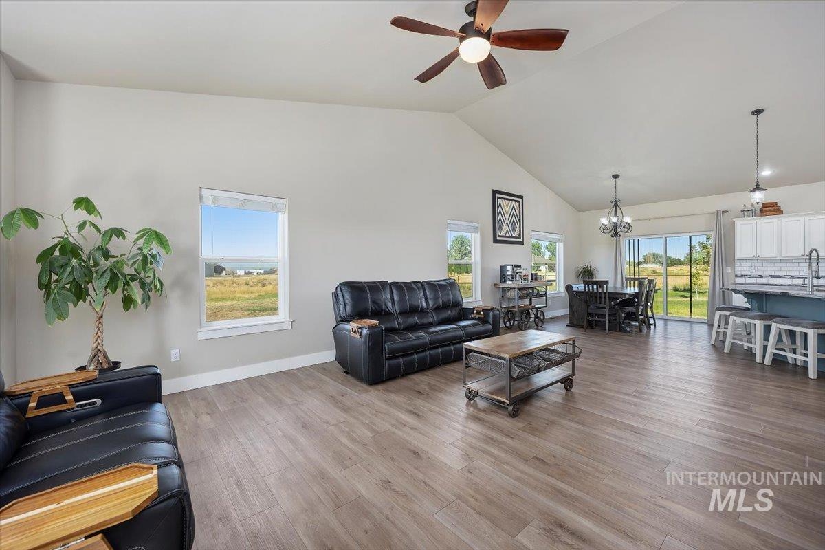 583 Pioneer Dr, Jerome, Idaho 83338, 3 Bedrooms, 3 Bathrooms, Residential For Sale, Price $585,900, 98959016