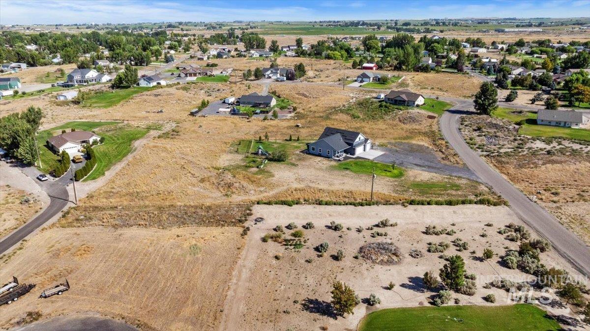 583 Pioneer Dr, Jerome, Idaho 83338, 3 Bedrooms, 3 Bathrooms, Residential For Sale, Price $585,900, 98959016