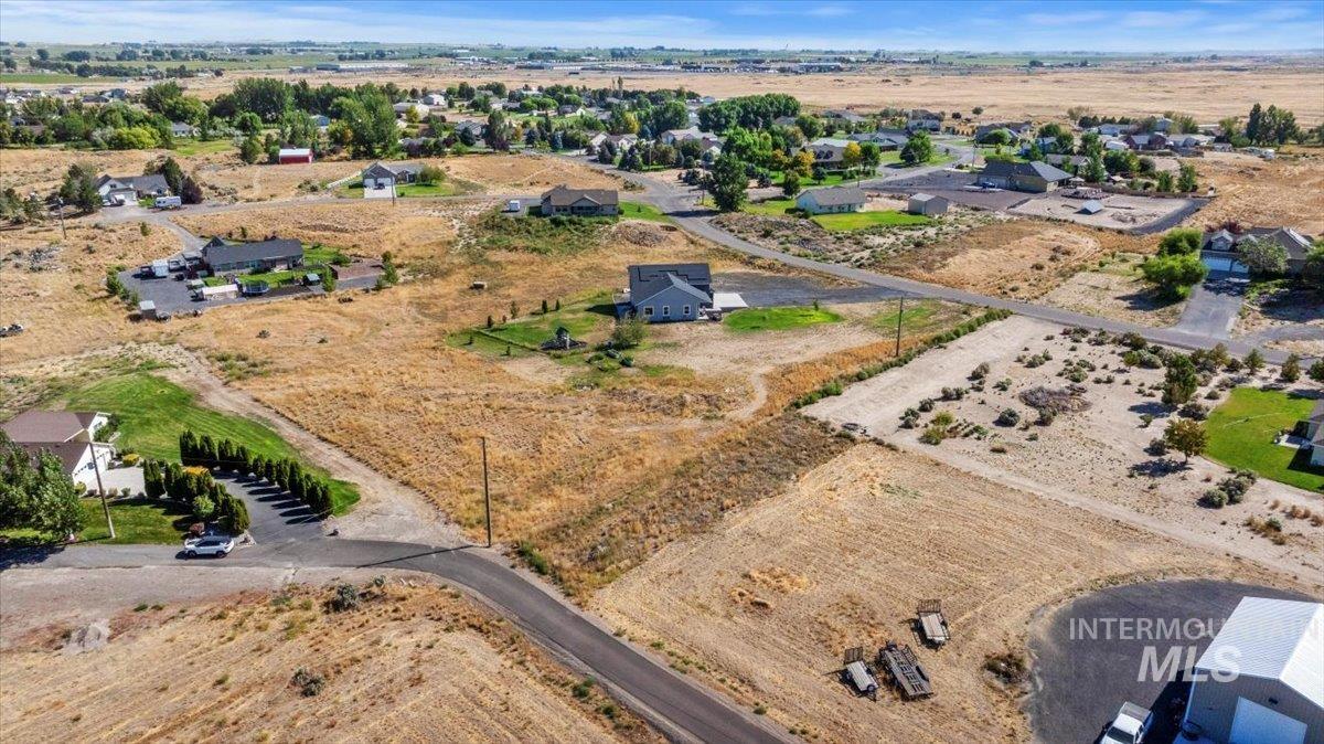 583 Pioneer Dr, Jerome, Idaho 83338, 3 Bedrooms, 3 Bathrooms, Residential For Sale, Price $585,900, 98959016