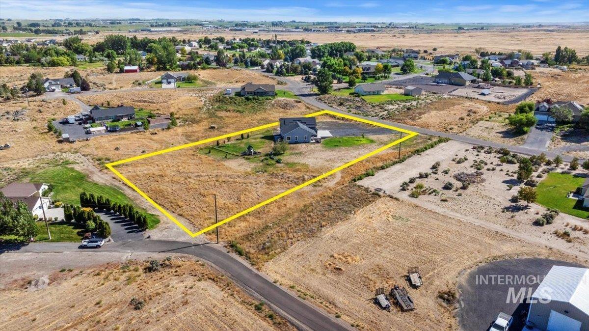 583 Pioneer Dr, Jerome, Idaho 83338, 3 Bedrooms, 3 Bathrooms, Residential For Sale, Price $585,900, 98959016