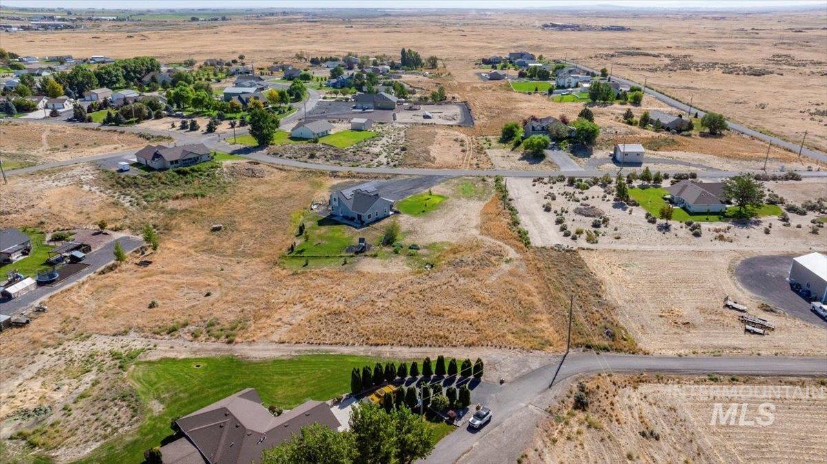 583 Pioneer Dr, Jerome, Idaho 83338, 3 Bedrooms, 3 Bathrooms, Residential For Sale, Price $585,900, 98959016