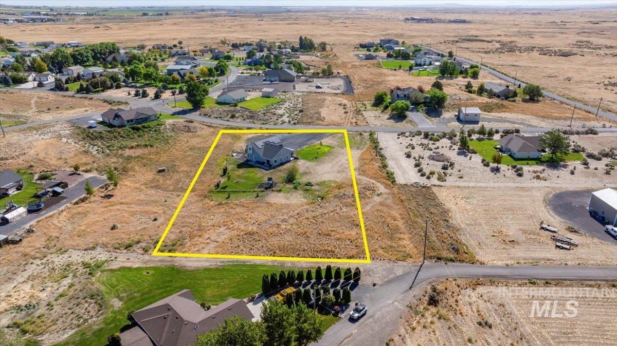 583 Pioneer Dr, Jerome, Idaho 83338, 3 Bedrooms, 3 Bathrooms, Residential For Sale, Price $585,900, 98959016