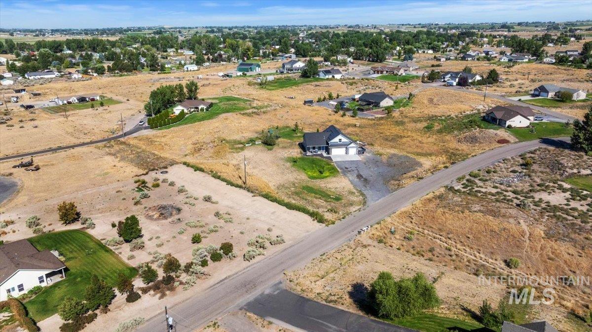 583 Pioneer Dr, Jerome, Idaho 83338, 3 Bedrooms, 3 Bathrooms, Residential For Sale, Price $585,900, 98959016