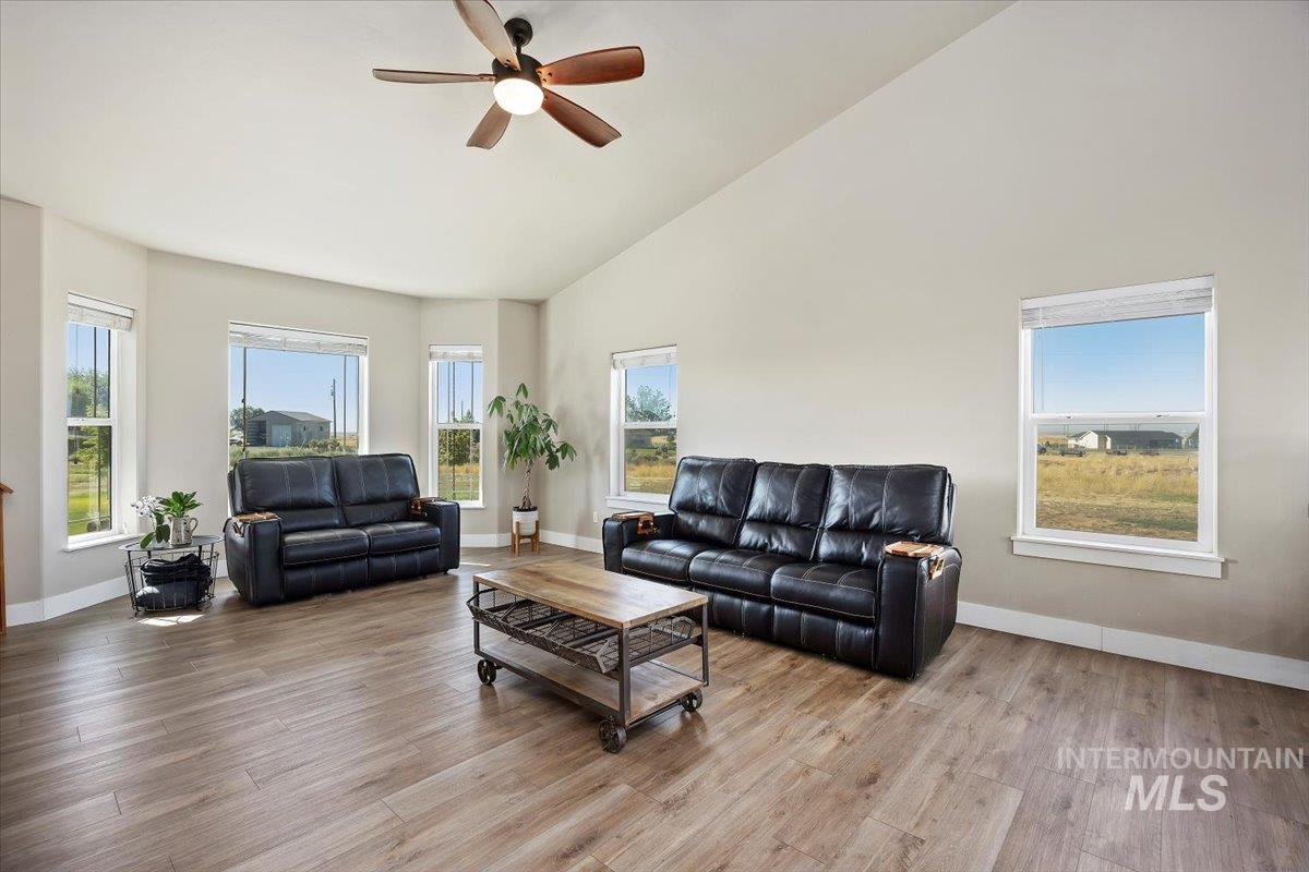 583 Pioneer Dr, Jerome, Idaho 83338, 3 Bedrooms, 3 Bathrooms, Residential For Sale, Price $585,900, 98959016