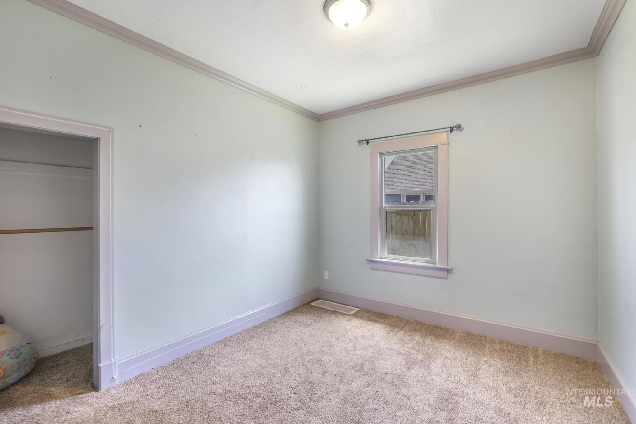 520 E 2nd Ave, Twin Falls, Idaho 83301, 3 Bedrooms, 2 Bathrooms, Residential For Sale, Price $264,000,MLS 98959032