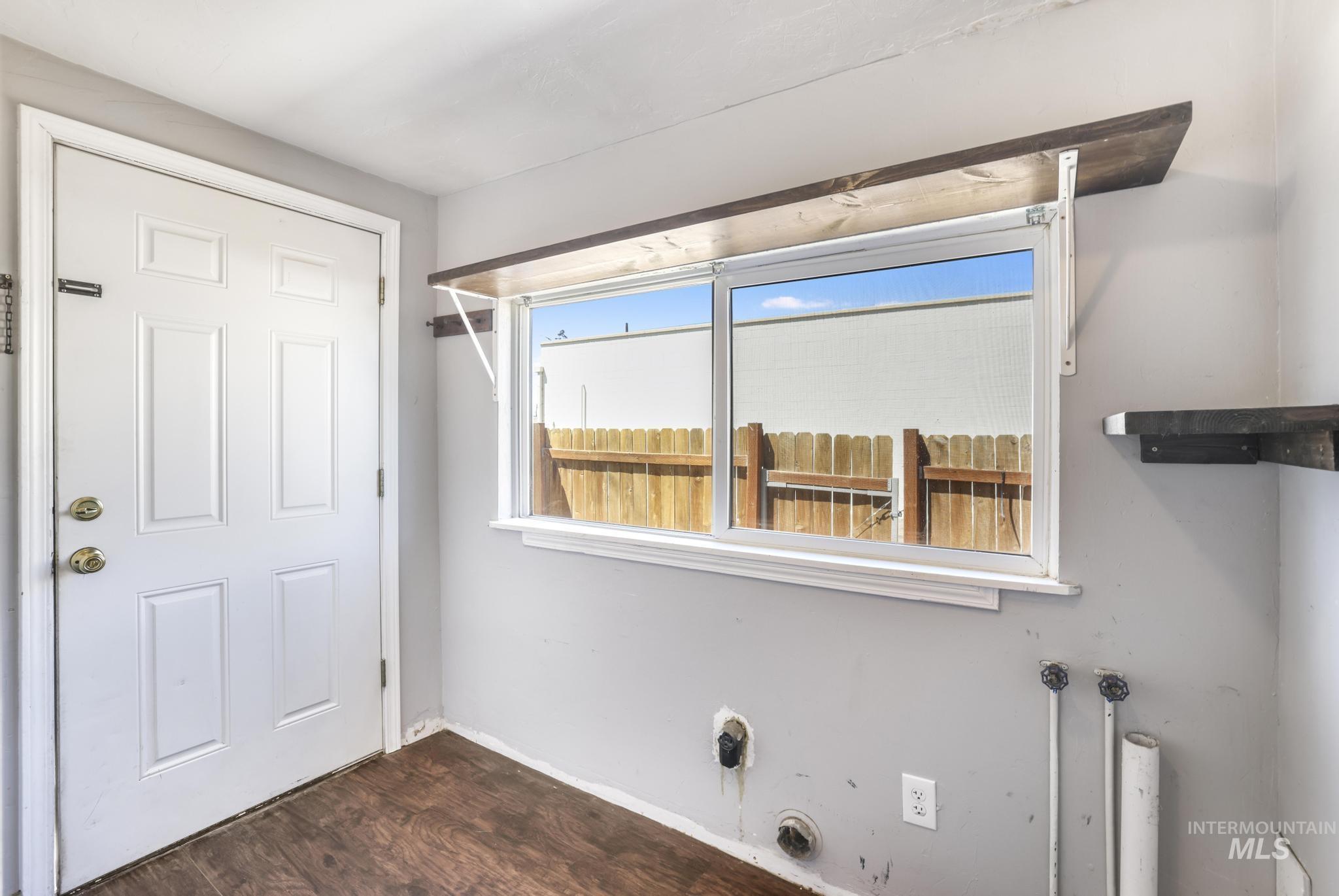 520 E 2nd Ave, Twin Falls, Idaho 83301, 3 Bedrooms, 2 Bathrooms, Residential For Sale, Price $264,000,MLS 98959032