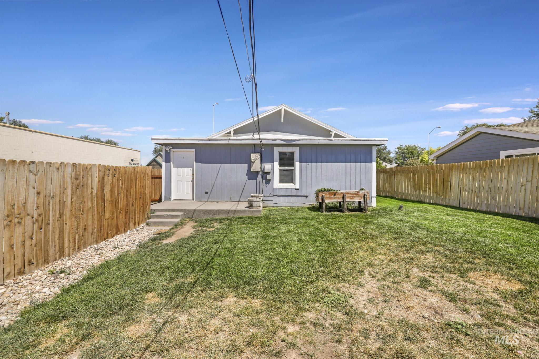520 E 2nd Ave, Twin Falls, Idaho 83301, 3 Bedrooms, 2 Bathrooms, Residential For Sale, Price $264,000,MLS 98959032