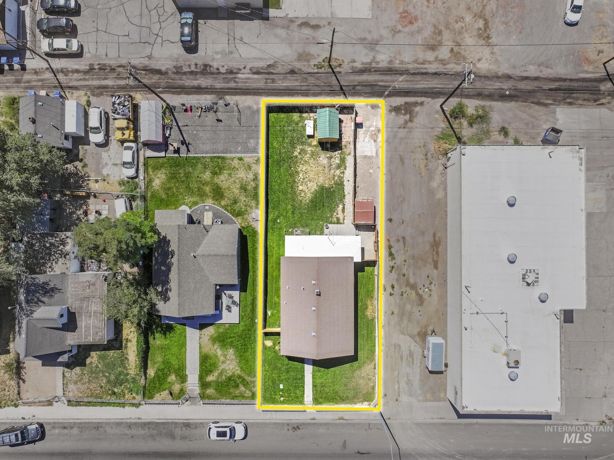 520 E 2nd Ave, Twin Falls, Idaho 83301, 3 Bedrooms, 2 Bathrooms, Residential For Sale, Price $264,000,MLS 98959032