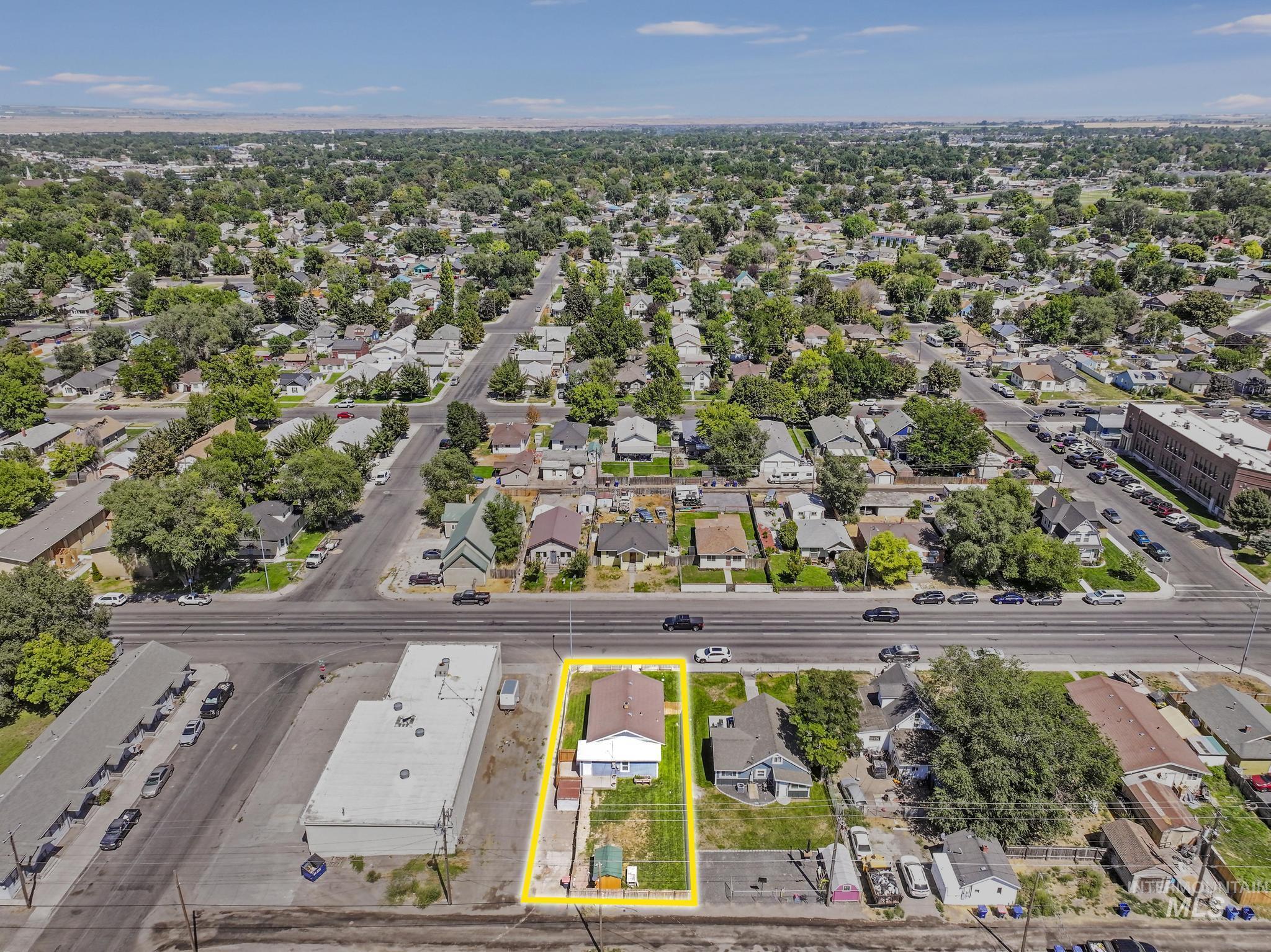 520 E 2nd Ave, Twin Falls, Idaho 83301, 3 Bedrooms, 2 Bathrooms, Residential For Sale, Price $264,000,MLS 98959032