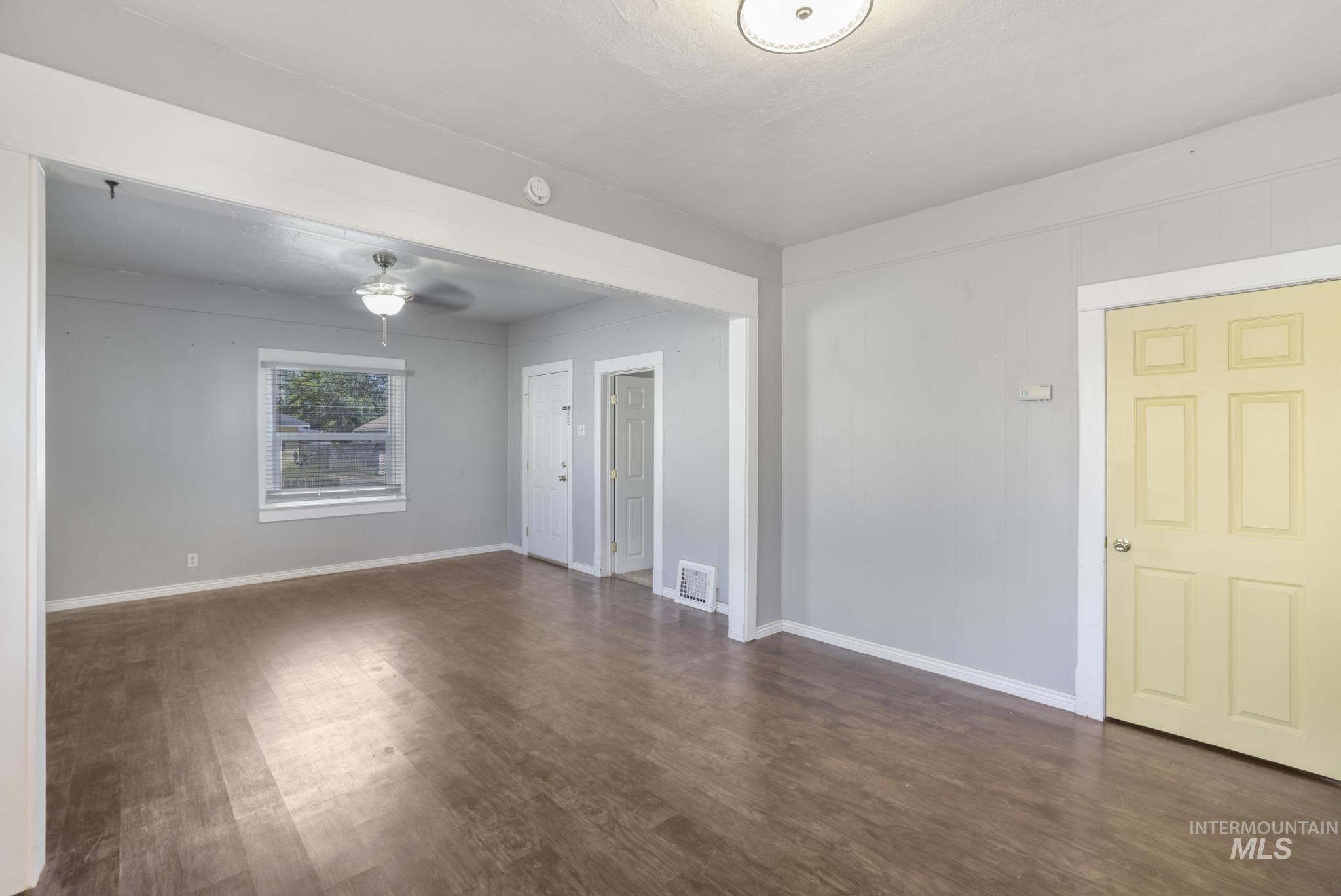 520 E 2nd Ave, Twin Falls, Idaho 83301, 3 Bedrooms, 2 Bathrooms, Residential For Sale, Price $264,000,MLS 98959032