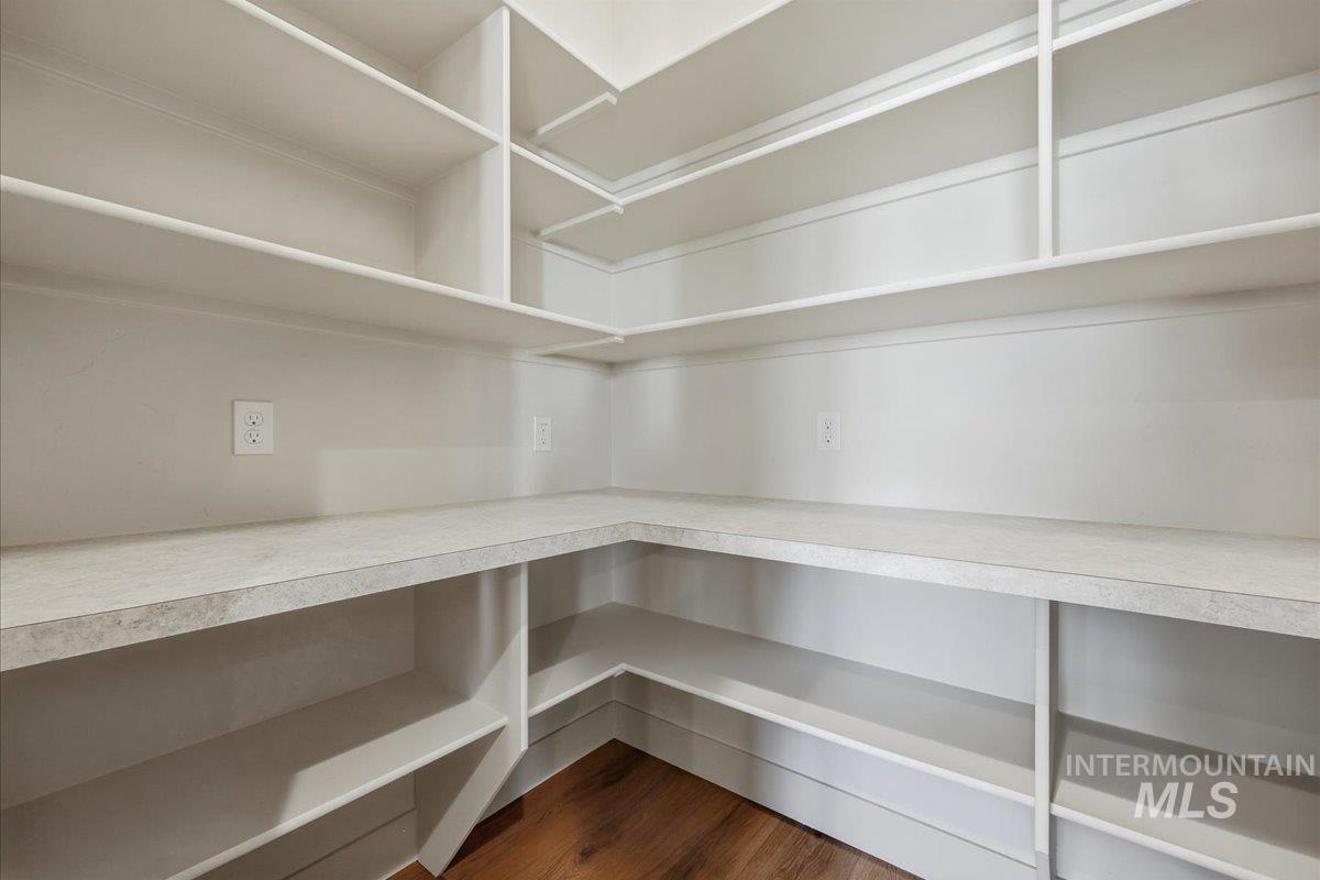 7186 E Chicken Hawk Loop, Nampa, Idaho 83686, 3 Bedrooms, 2.5 Bathrooms, Residential For Sale, Price $779,900,MLS 98959070