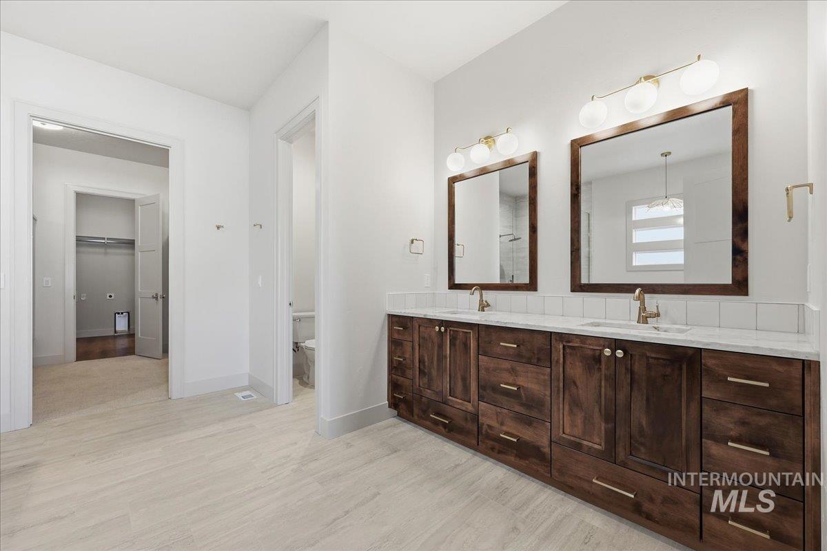 7186 E Chicken Hawk Loop, Nampa, Idaho 83686, 3 Bedrooms, 2.5 Bathrooms, Residential For Sale, Price $779,900,MLS 98959070