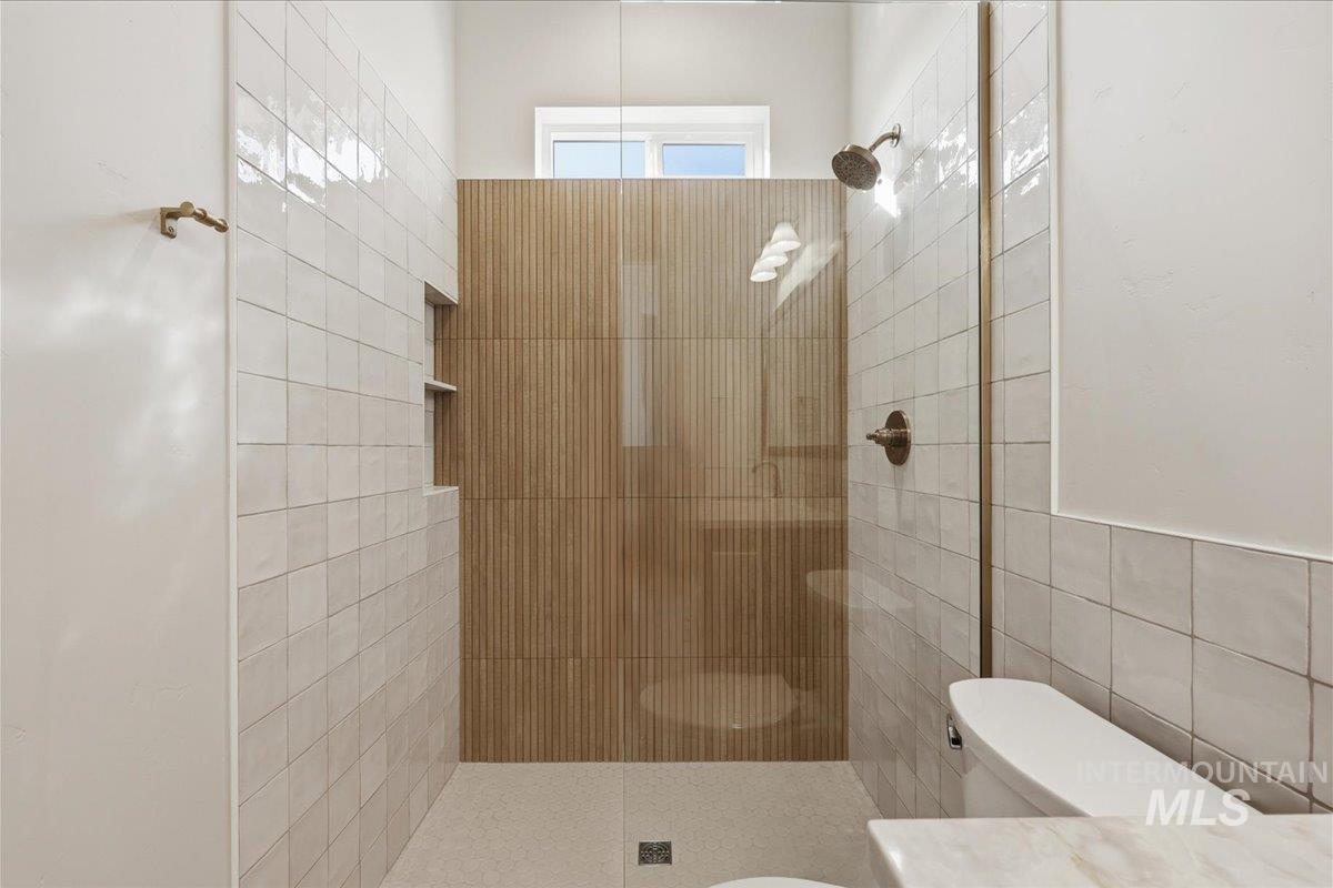 7186 E Chicken Hawk Loop, Nampa, Idaho 83686, 3 Bedrooms, 2.5 Bathrooms, Residential For Sale, Price $779,900,MLS 98959070